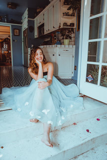 Mary Mouser feet photo thumbnail