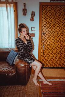 Mary Mouser feet photo thumbnail