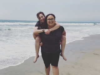 Mary Mouser feet photo thumbnail