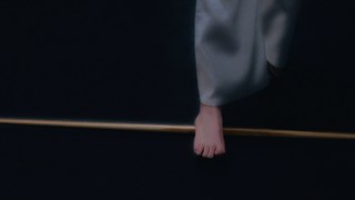 Mary Mouser feet photo thumbnail