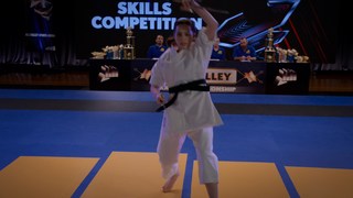 Mary Mouser feet photo thumbnail