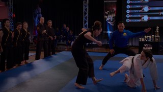 Mary Mouser feet photo thumbnail