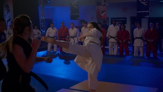 Mary Mouser feet photo thumbnail
