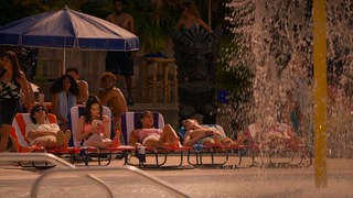 Mary Mouser feet photo thumbnail