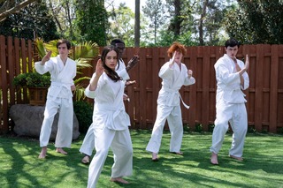 Mary Mouser feet photo thumbnail