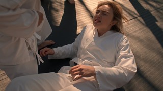 Mary Mouser feet photo thumbnail