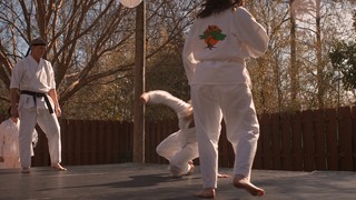 Mary Mouser feet photo thumbnail