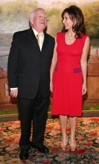 Mary Steenburgen feet photo thumbnail