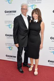 Mary Steenburgen feet photo thumbnail