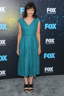 Mary Steenburgen feet photo thumbnail