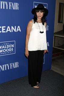 Mary Steenburgen feet photo thumbnail