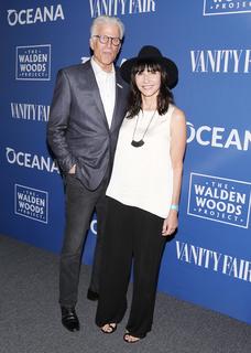 Mary Steenburgen feet photo thumbnail