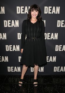 Mary Steenburgen feet photo thumbnail