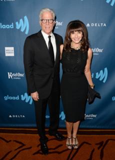 Mary Steenburgen feet photo thumbnail