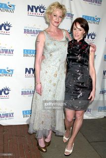 Mary Stuart Masterson feet photo 17