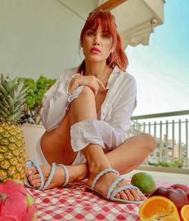 Mary Synatsaki feet photo thumbnail