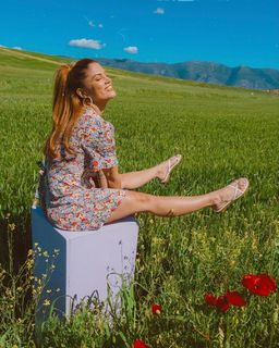 Mary Synatsaki feet photo thumbnail