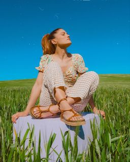 Mary Synatsaki feet photo thumbnail