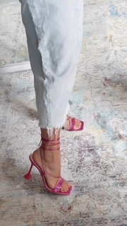 Mary Synatsaki feet photo thumbnail