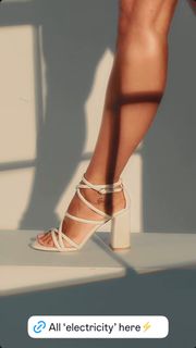 Mary Synatsaki feet photo thumbnail