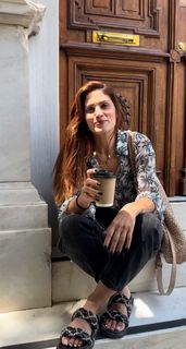 Mary Synatsaki feet photo thumbnail