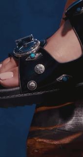 Mary Synatsaki feet photo thumbnail