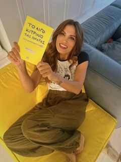 Mary Synatsaki feet photo thumbnail