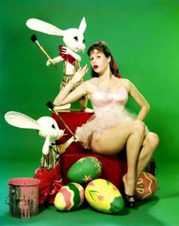 Mary Tyler Moore feet photo thumbnail