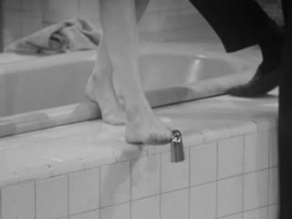 Mary Tyler Moore feet photo thumbnail