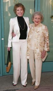 Mary Tyler Moore feet photo thumbnail