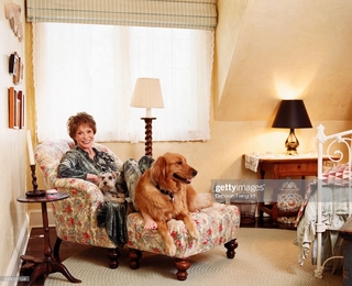 Mary Tyler Moore feet photo thumbnail