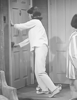 Mary Tyler Moore feet photo thumbnail