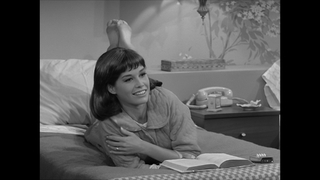 Mary Tyler Moore feet photo thumbnail