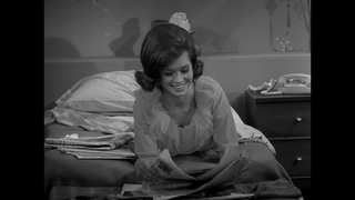 Mary Tyler Moore feet photo thumbnail