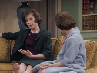 Mary Tyler Moore feet photo thumbnail