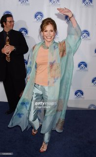 Mary Tyler Moore feet photo thumbnail
