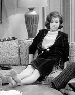 Mary Tyler Moore feet photo thumbnail