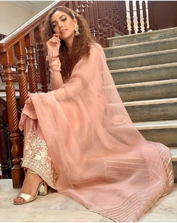 Maryam Noor Sheikh feet photo 6