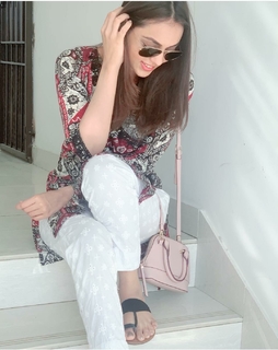 Maryam Noor Sheikh feet photo 17