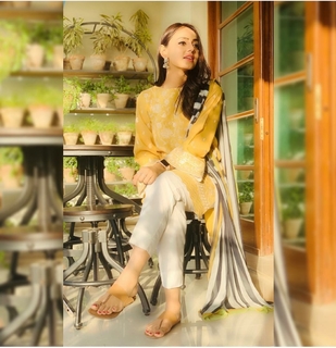 Maryam Noor Sheikh feet photo 14
