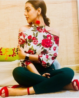 Maryam Noor Sheikh feet photo 13