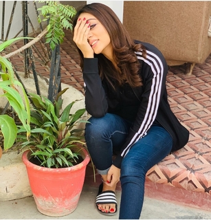 Maryam Noor Sheikh feet photo 12