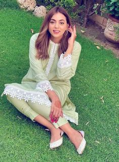 Maryam Noor Sheikh feet photo 1