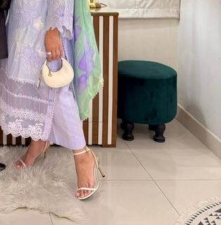 Maryam Noor Sheikh feet photo 12