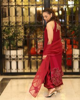 Maryam Noor Sheikh feet photo 3