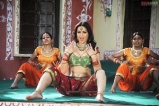 Maryam Zakaria feet photo 10