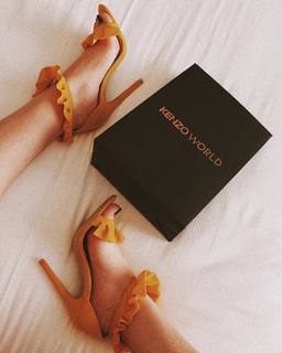 Maryana Ro feet photo 18