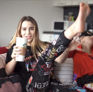 Maryana Ro feet photo 14
