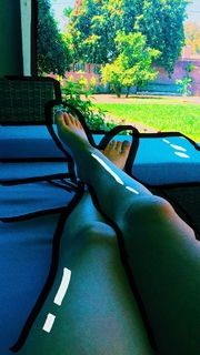 Maryana Ro feet photo 4