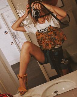 Maryana Ro feet photo 16